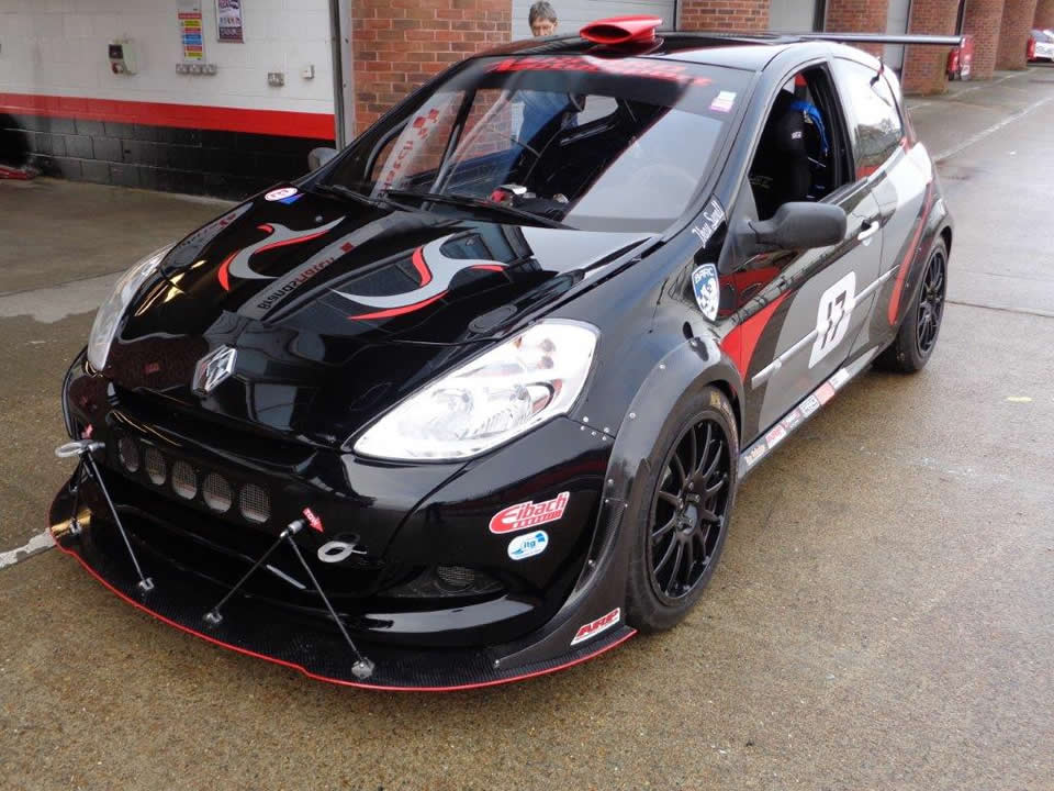 renault clio track car