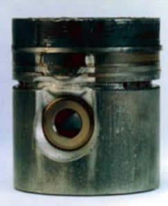 piston skirt damage